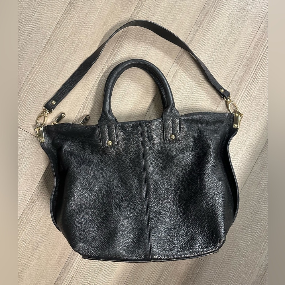 Alberta di Canio $458 Italian leather black purse. Gold hardware. - Picture 4 of 11